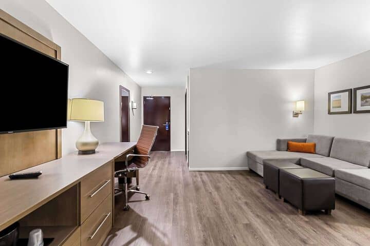 Room 19 of 51